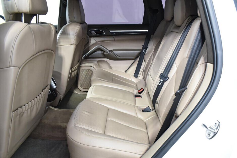 Porsche Cayenne, 3.6 л, АТ, 2012 фото 1