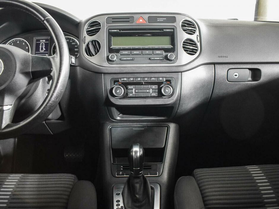 Volkswagen Tiguan, 2.0 л, АТ, 2010 фото 7