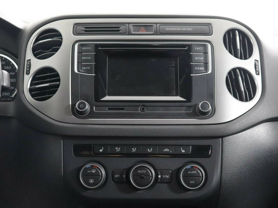 Volkswagen Tiguan, 2.0 л, АТ, 2012 фото 1