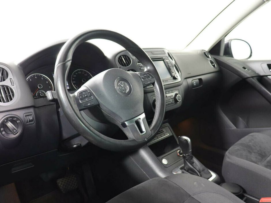 Volkswagen Tiguan, 2.0 л, АТ, 2013 фото 1