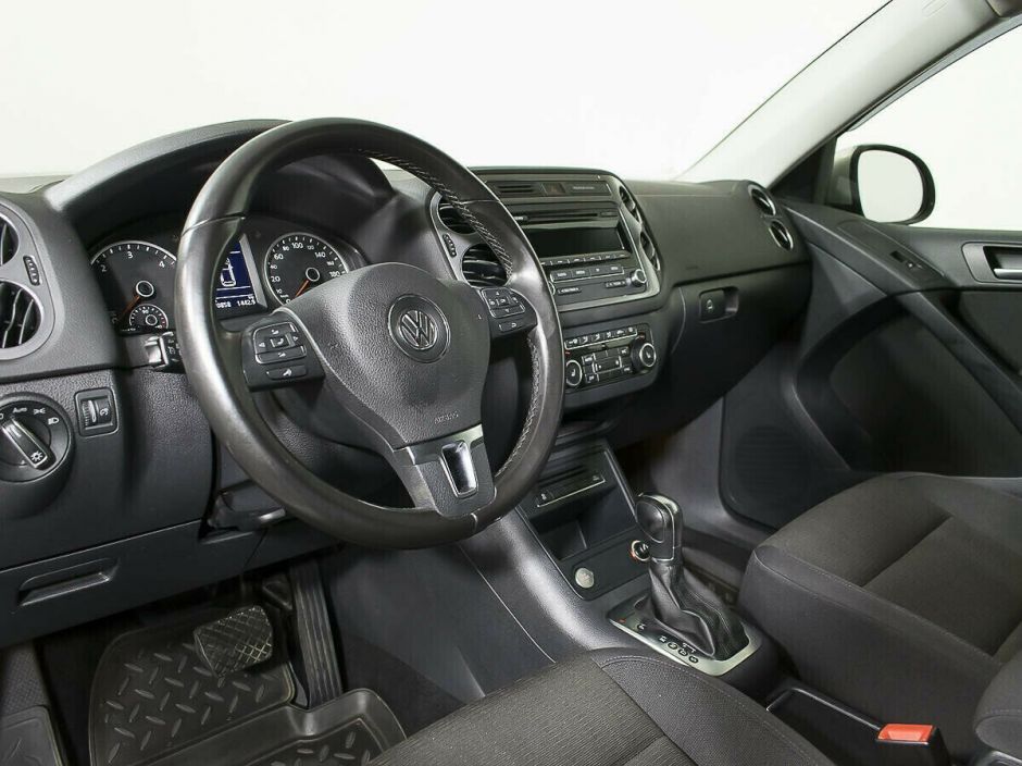 Volkswagen Tiguan, 2.0 л, АТ, 2015 фото 10