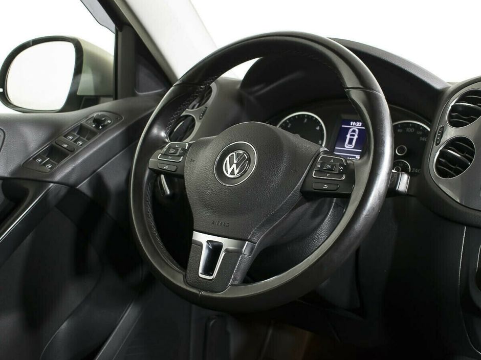 Volkswagen Tiguan, 2.0 л, АТ, 2015 фото 1
