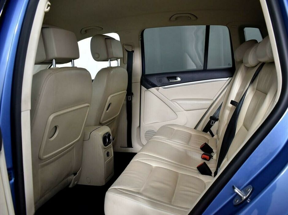 Volkswagen Tiguan, 2.0 л, АТ, 2015 фото 1