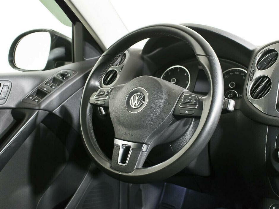 Volkswagen Tiguan, 2.0 л, АТ, 2016 фото 2