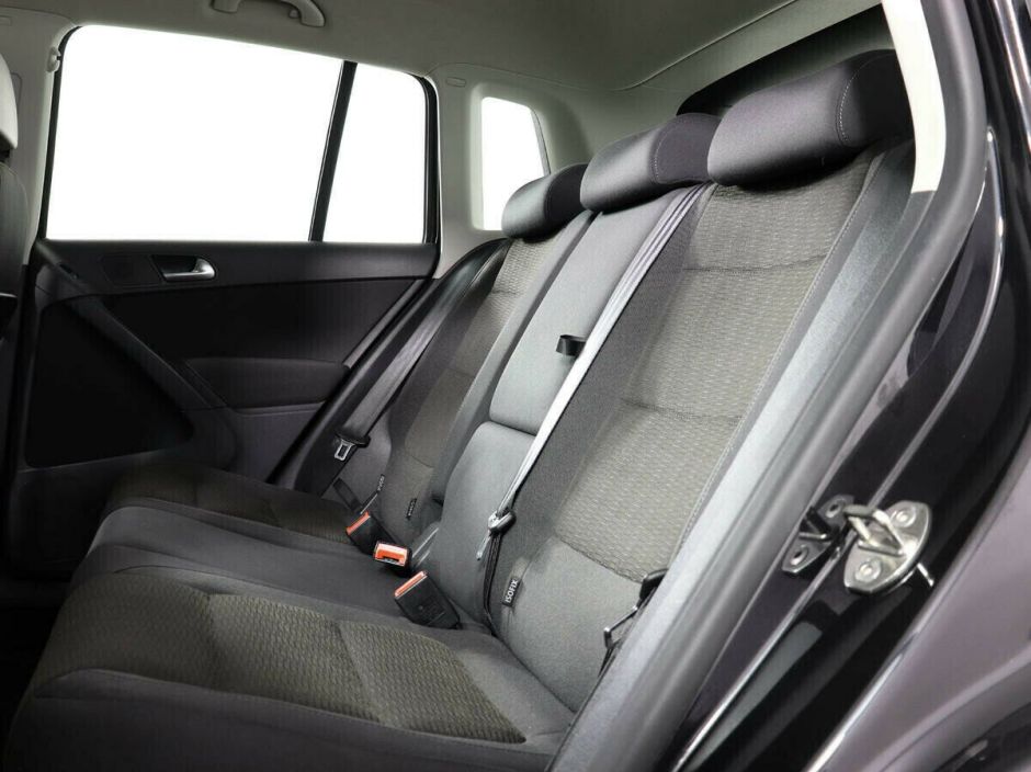 Volkswagen Tiguan, 2.0 л, АТ, 2015 фото 1