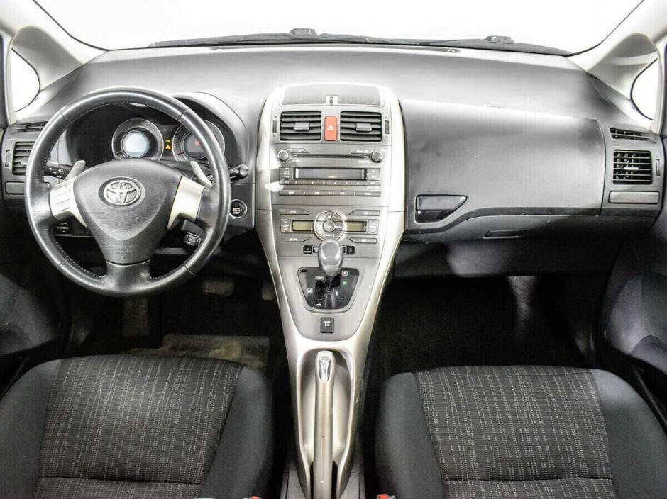Toyota Auris, 1.6 л, Робот, 2008 фото 2