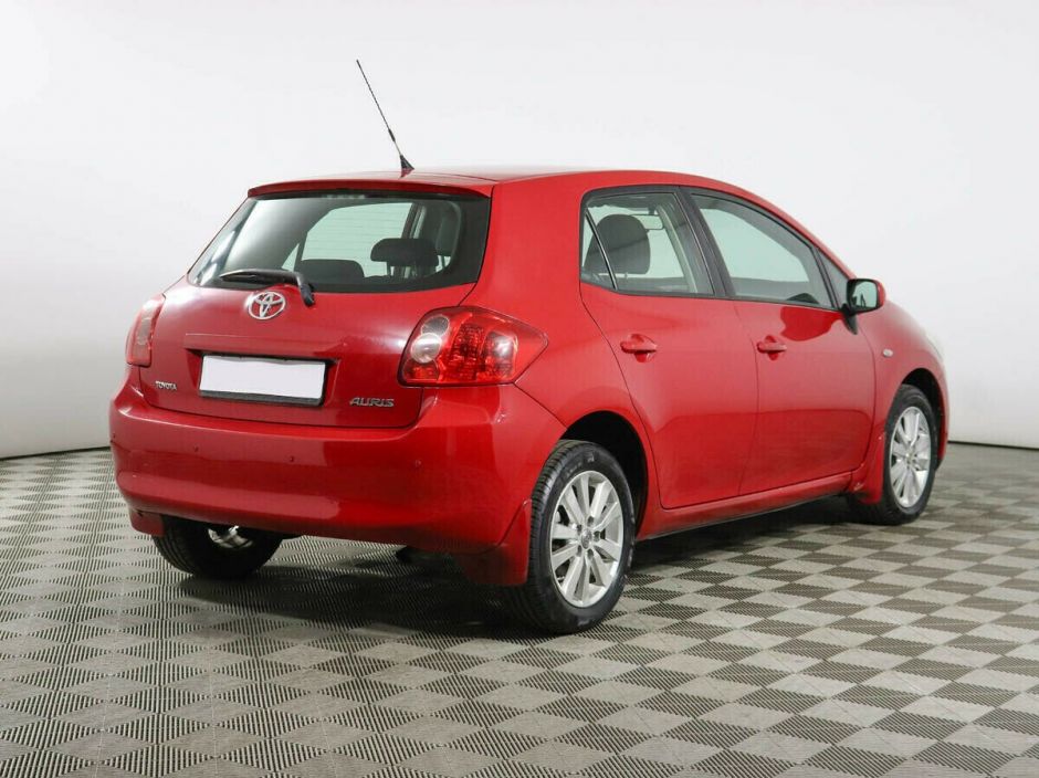 Toyota Auris, 1.6 л, МТ, 2010 фото 4
