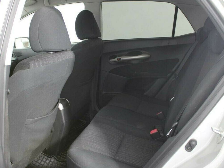 Toyota Auris, 1.6 л, МТ, 2009 фото 2