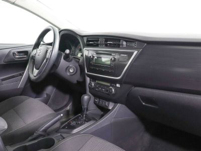 Toyota Auris, 1.6 л, CVT, 2013 фото 2