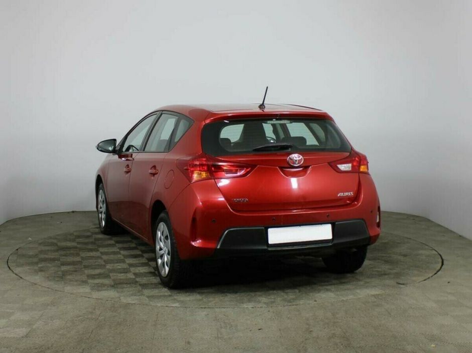 Toyota Auris, 1.6 л, Вариатор, 2014 фото 6