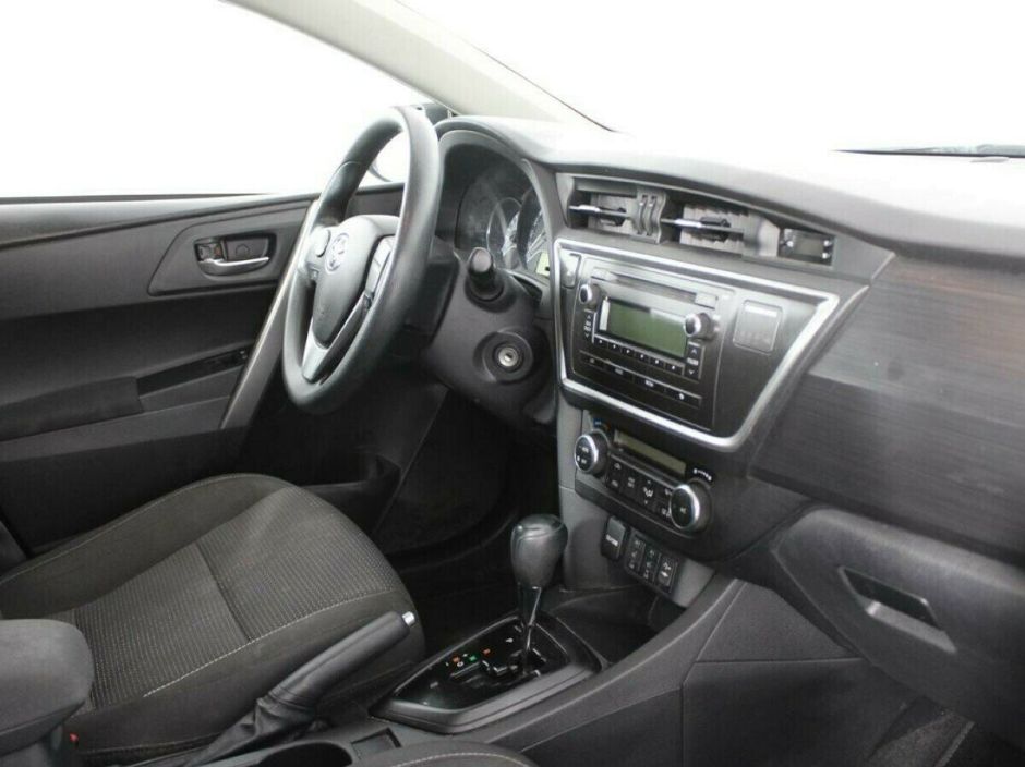 Toyota Auris, 1.6 л, Вариатор, 2014 фото 2