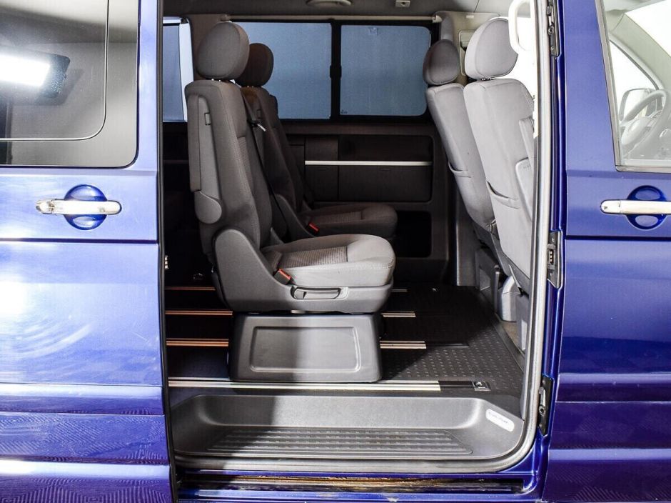 Volkswagen Multivan, 2.0 л, МТ, 2009 фото 1