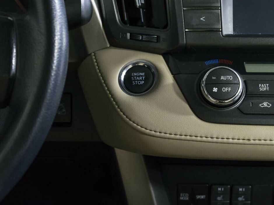 Toyota RAV4, 2.0 л, Вариатор, 2012 фото 11