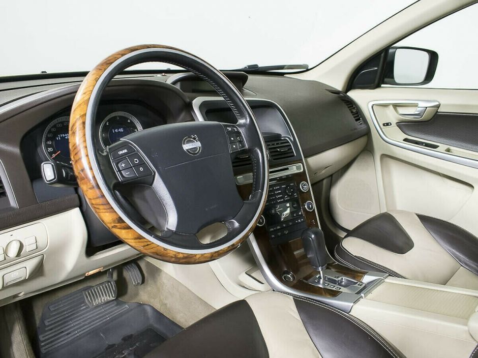 Volvo XC60, 2.4 л, АТ, 2010 фото 11