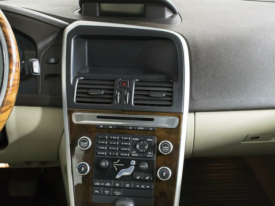 Volvo XC60, 2.4 л, АТ, 2010 фото 1