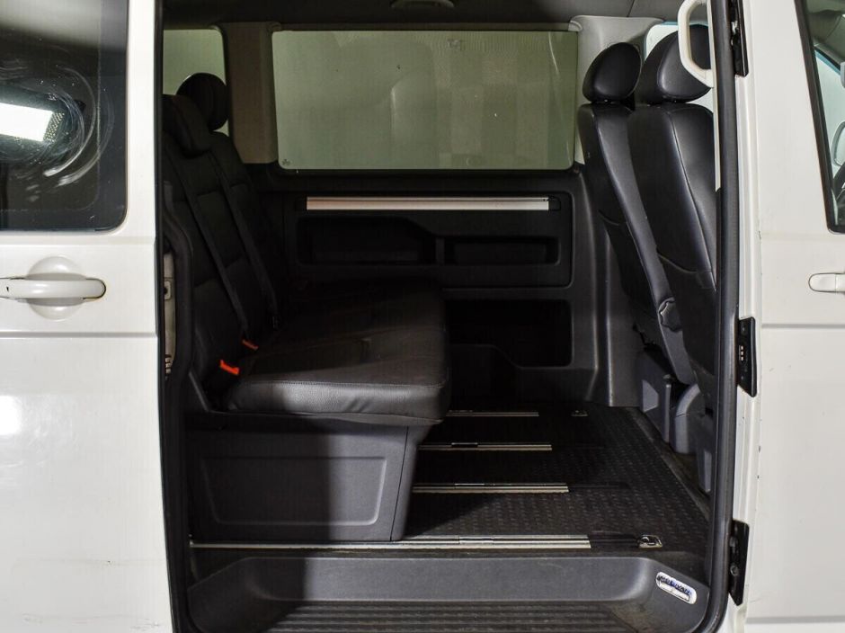 Volkswagen Multivan, 2.0 л, Робот, 2010 фото 1