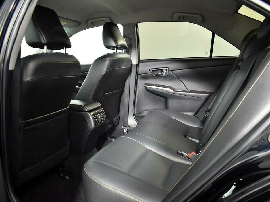 Toyota Camry, 2.5 л, АТ, 2015 фото 1