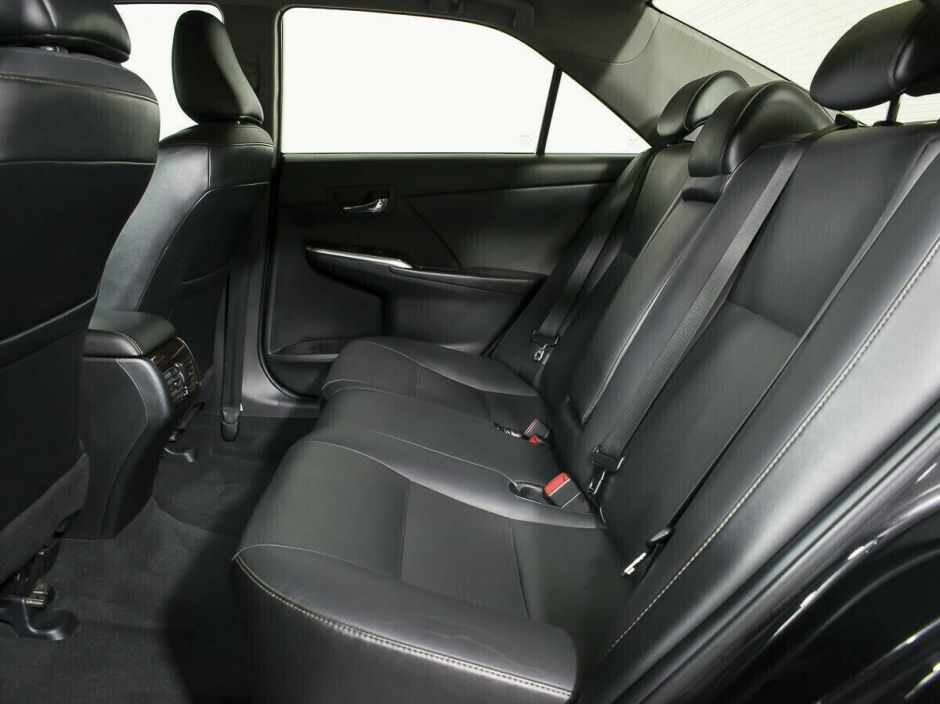 Toyota Camry, 2.5 л, АТ, 2014 фото 1