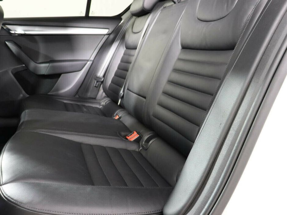 Skoda Octavia, 1.8 л, Робот, 2016 фото 10