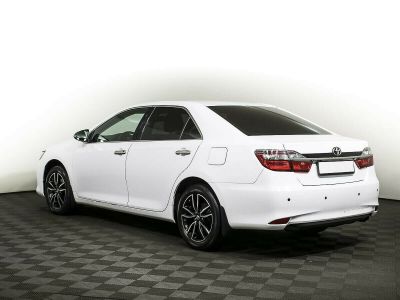 Toyota Camry, 2.5 л, АКПП, 2017 фото 6