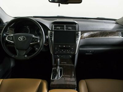 Toyota Camry, 2.5 л, АКПП, 2017 фото 7