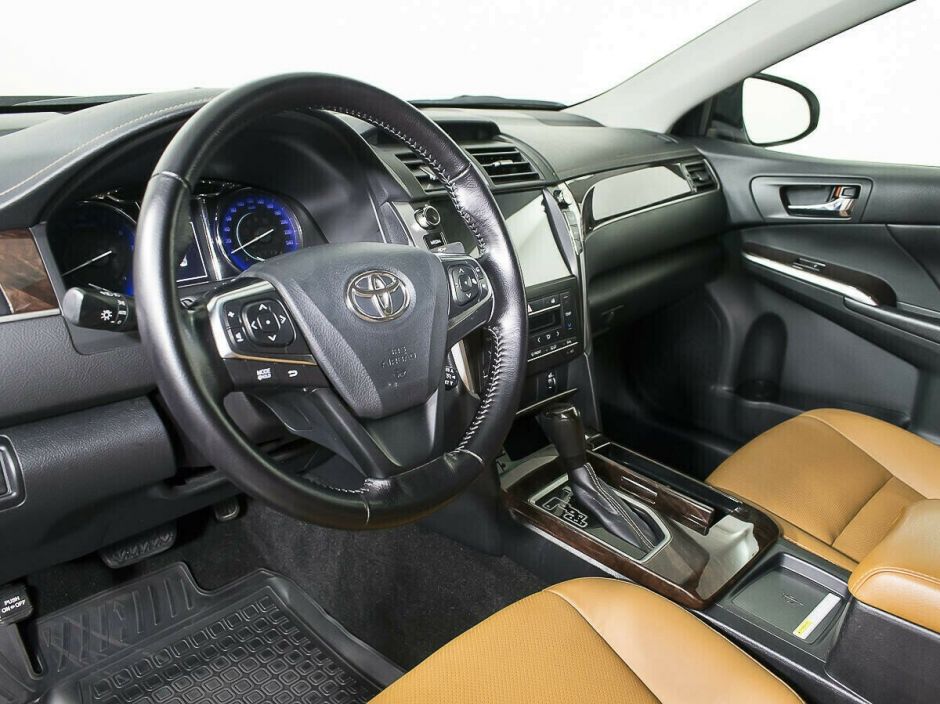 Toyota Camry, 2.5 л, АТ, 2017 фото 9