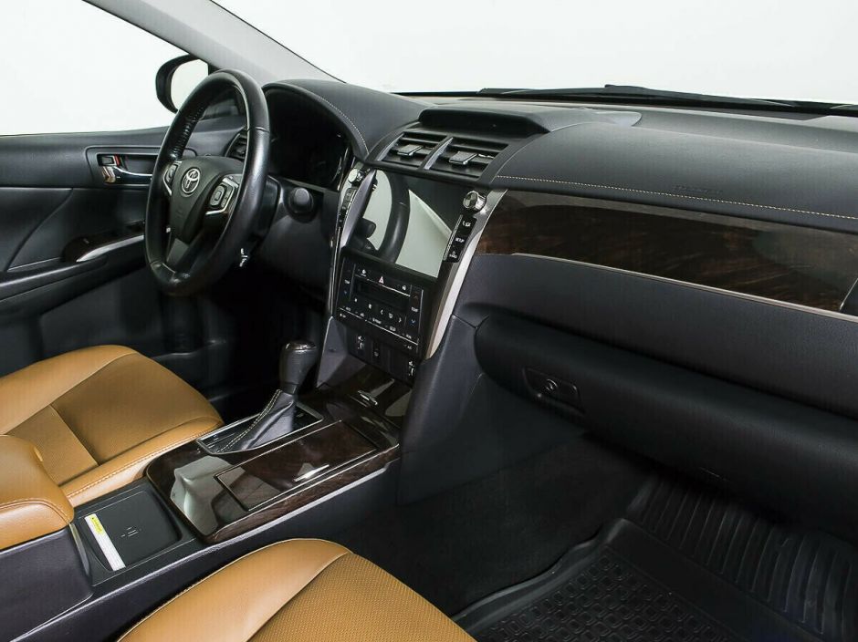 Toyota Camry, 2.5 л, АТ, 2017 фото 10