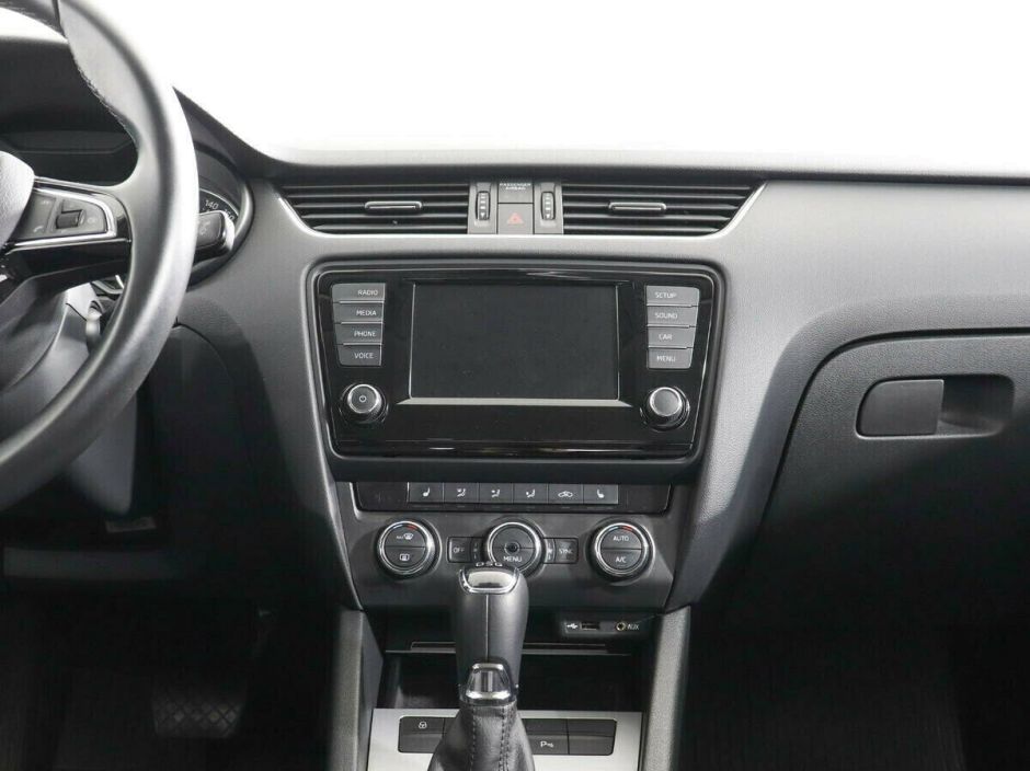 Skoda Octavia, 1.8 л, Робот, 2016 фото 7