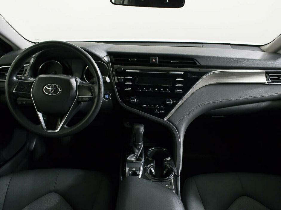 Toyota Camry, 2.0 л, АТ, 2018 фото 10