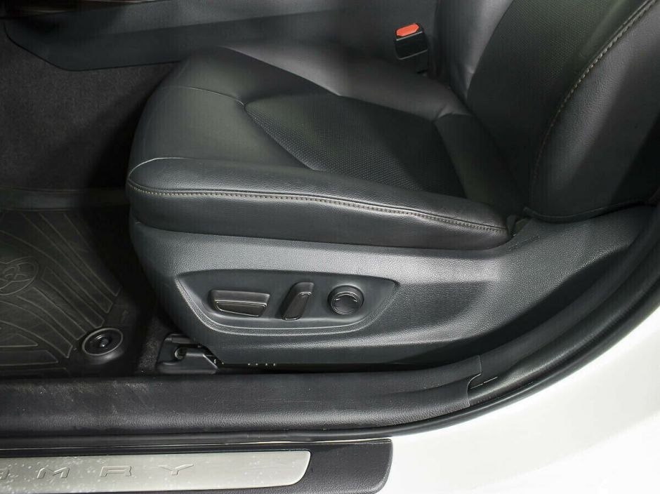 Toyota Camry, 2.5 л, АТ, 2018 фото 9