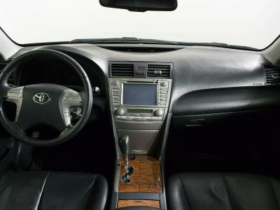 Toyota Camry, 2.5 л, АКПП, 2011 фото 2