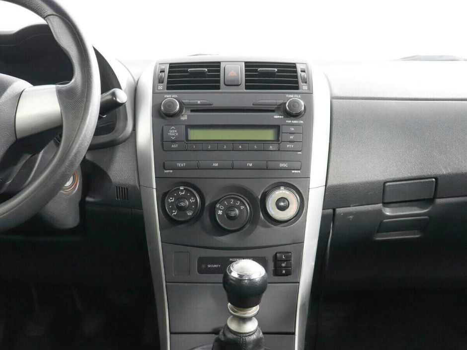 Toyota Corolla, 1.3 л, МТ, 2010 фото 2