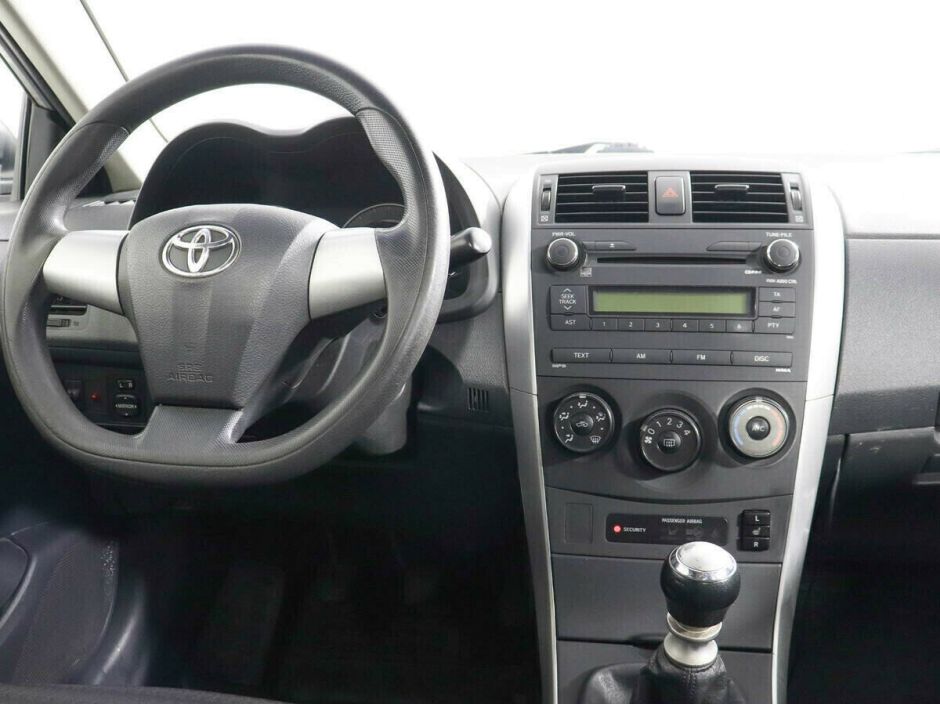 Toyota Corolla, 1.3 л, МТ, 2010 фото 1