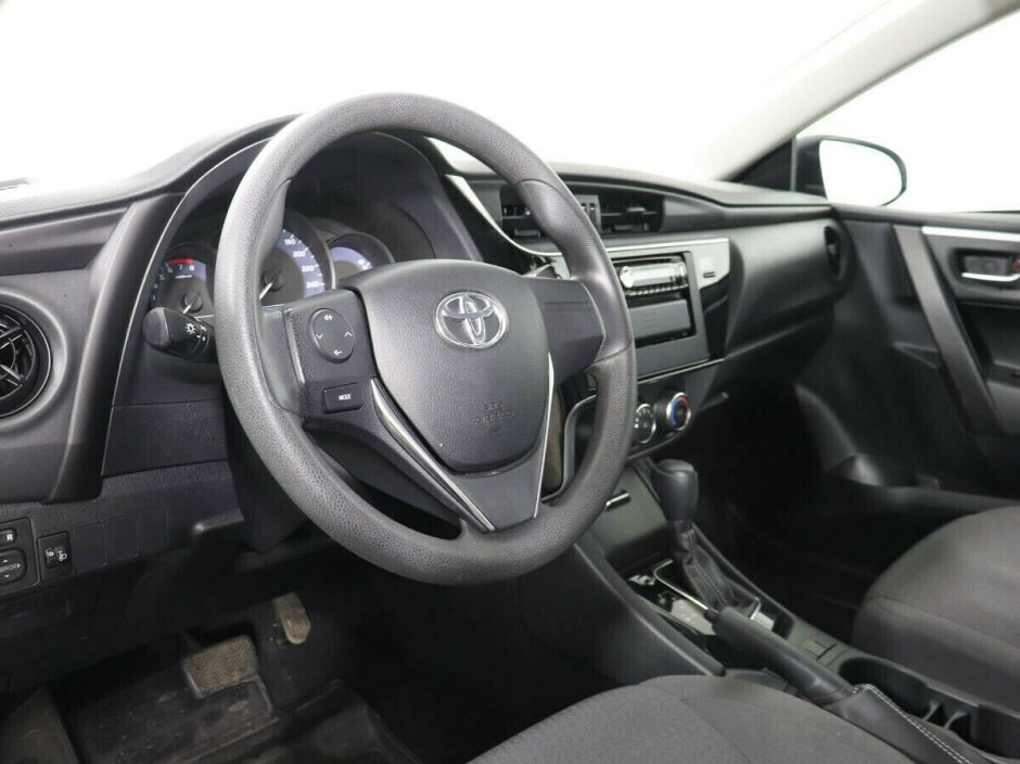 Toyota Corolla, 1.6 л, Вариатор, 2016 фото 2