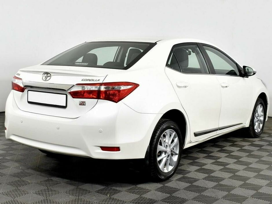Toyota Corolla, 1.8 л, Вариатор, 2013 фото 4