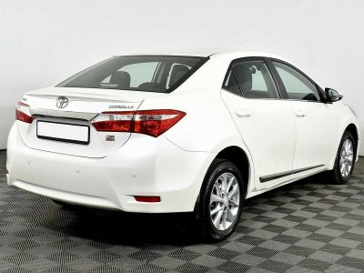 Toyota Corolla, 1.8 л, CVT, 2013 фото 4