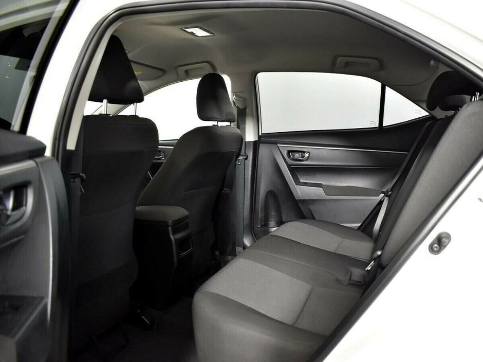 Toyota Corolla, 1.6 л, МТ, 2013 фото 2