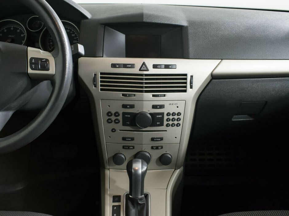 Opel Astra, 1.8 л, АТ, 2013 фото 9