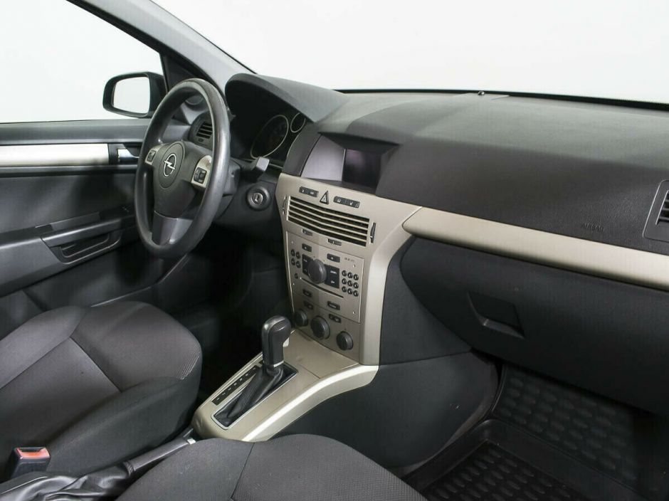 Opel Astra, 1.8 л, АТ, 2013 фото 10