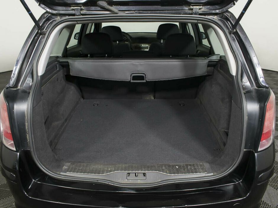 Opel Astra, 1.8 л, АТ, 2013 фото 1