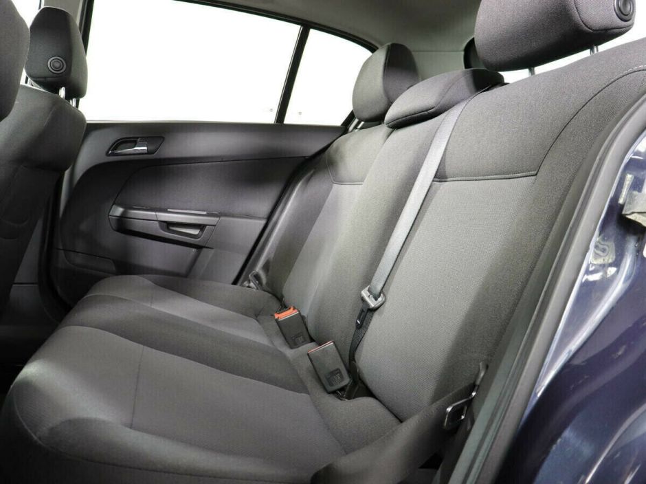 Opel Astra, 1.8 л, АТ, 2009 фото 2