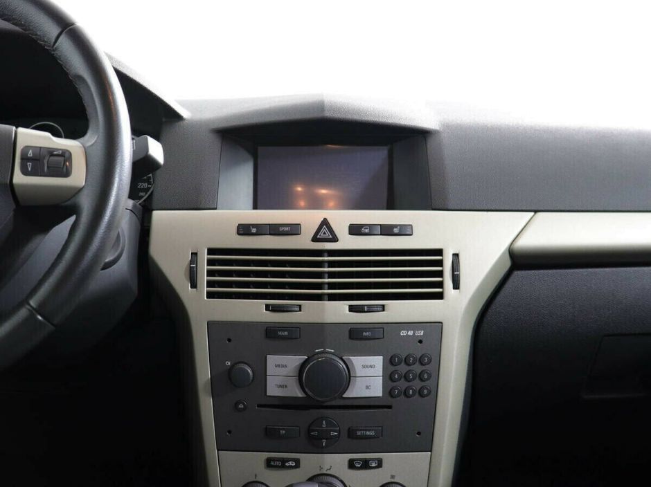 Opel Astra, 1.8 л, АТ, 2009 фото 1