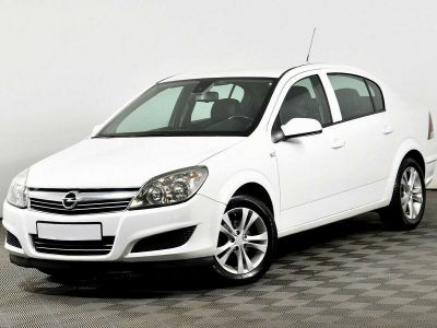 Opel Astra, 1.6 л, МКПП, 2010 фото 3