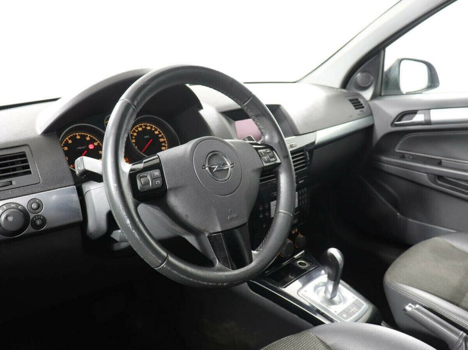 Opel Astra Cosmo, 1.6 л, Робот, 2012 фото 2