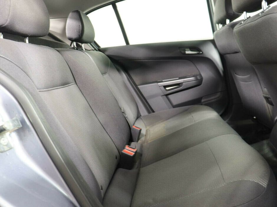 Opel Astra, 1.6 л, МТ, 2011 фото 1