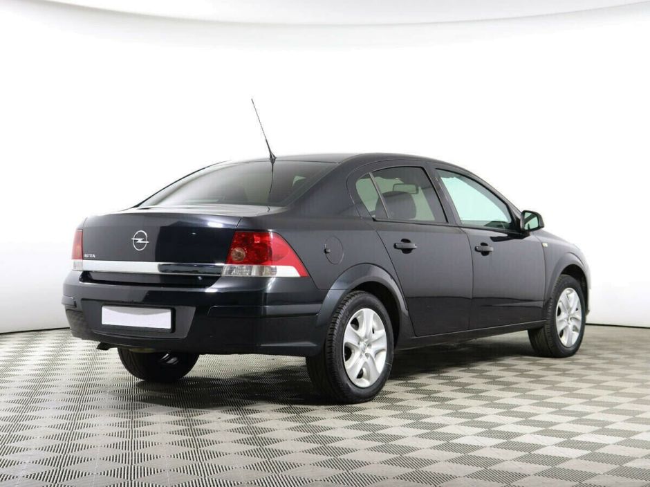 Opel Astra, 1.8 л, МТ, 2012 фото 5