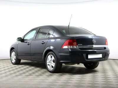 Opel Astra, 1.8 л, МКПП, 2012 фото 6