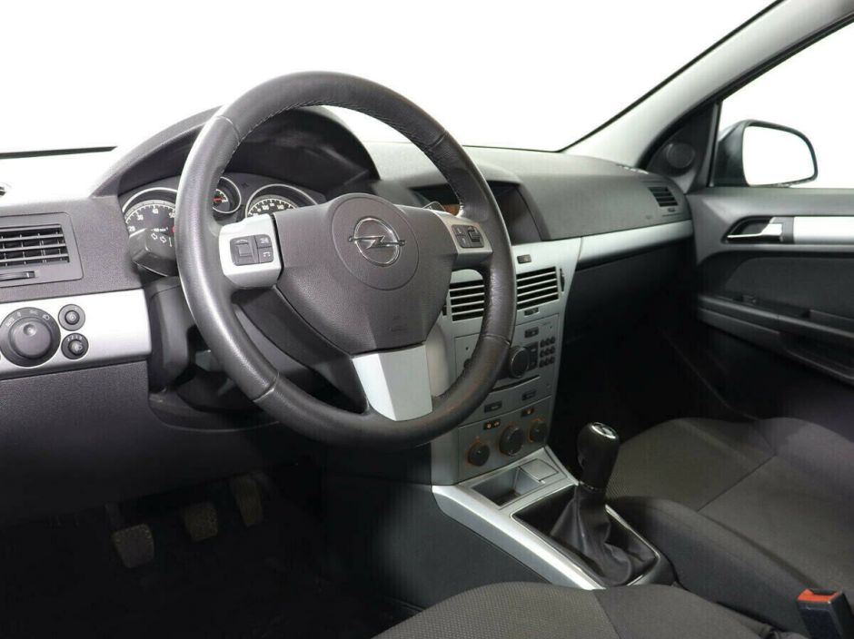 Opel Astra, 1.8 л, МТ, 2012 фото 7