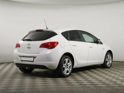 Opel Astra, 1.4 л, АКПП, 2011 фото 5