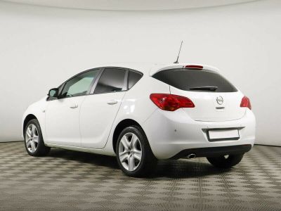 Opel Astra, 1.4 л, АКПП, 2011 фото 6